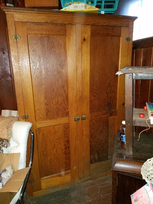 Large Armoire/Wardrobe cabinet in wonderful condition