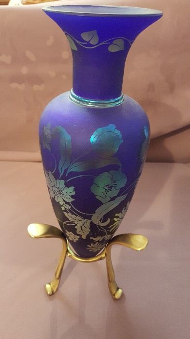 Exquisite Fenton Vase