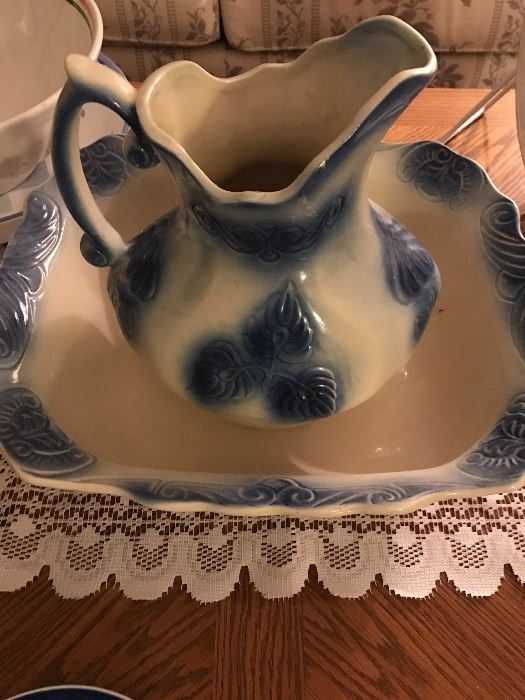 McCoy pitcher and basin