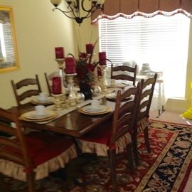 Dining Room Table w/6 Chairs and Gorgeous Rug