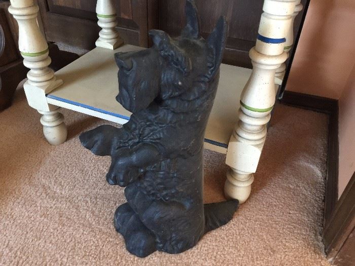 Vintage cast iron Scottie dog figural doorstop