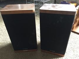 Optimus PRO 200 speakers