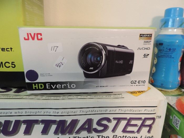 HD Everio GZE10 Cam Corder