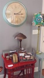 multiple vintage items... and many lamps!