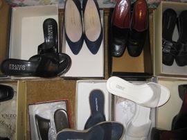 Ladies nice shoes size 6-7