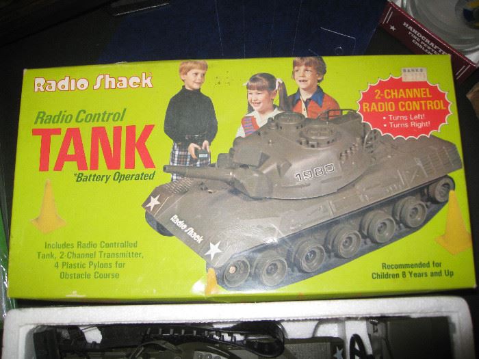 Box for radio control tank