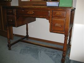 Vintage 1-drawer desk with mock side drawers that are actually side shelves