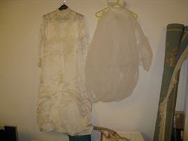 1970's Wedding dress - long train with 12' veil- approx size 8-10 