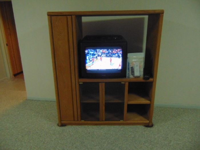 Oak Entertainment cabinet plus Sylvania TV/VCR combo