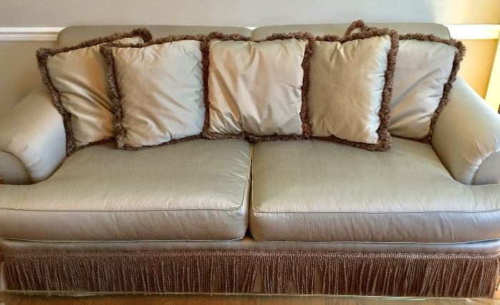 Henredon 2 Cushion Sofa and 5 Matching Pillows with Bullion Fringe at Base
