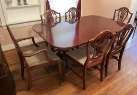 Duncan Phyfe dining table w/ 6 chairs