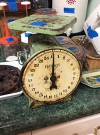 Hanson scale - vintage.