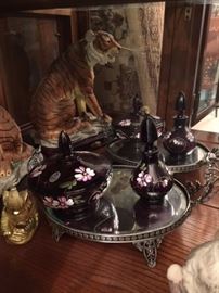 pair of tigers and floral dresser set 