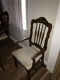 KITCHEN TABLE AND 6 CHAIRS