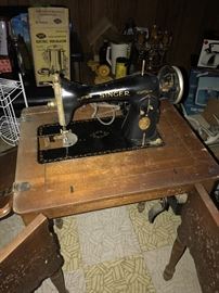 SINGER SEWING MACHINE