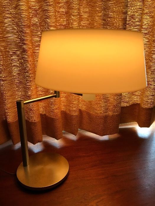 Vintage Mid Century Modern Gerald Thurston for  Lightolier articulating desk lamp
