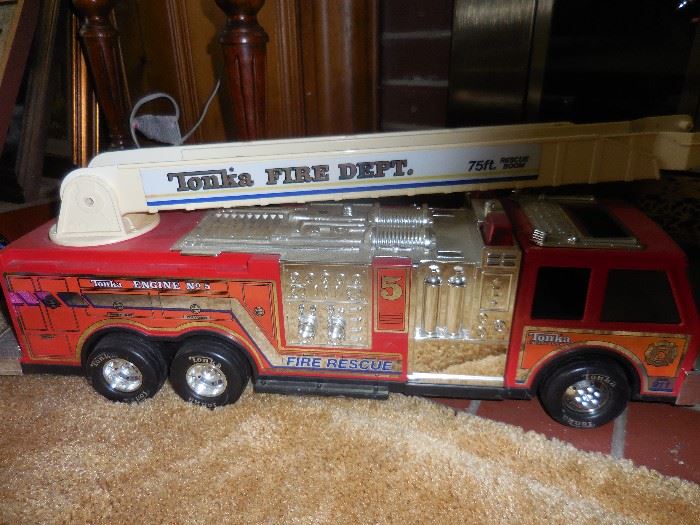 Tonka Fire Truck..Missing Wheel on Ladder