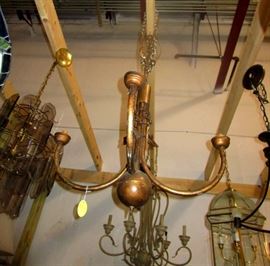 THIS CHANDELIER WAS  SALVAGED FROM TIGER WOOD'S HOME AFTER HIS WIFE DEMOLISHED THE PLACE---EVERYTHING IN THE PLACE WAS GIVEN TO HABITAT FOR HUMANITY EXCEPT FOR  A FEW ITEMS WHICH FOUND THEIR WAY AROUND
