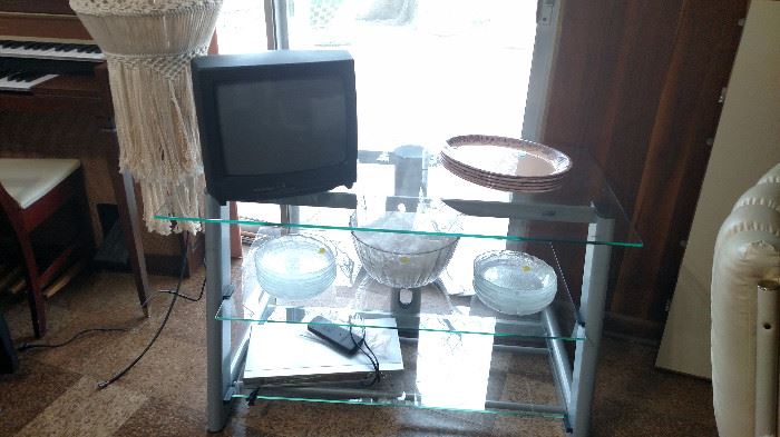 Very nice 3 shelf glass TV stand 