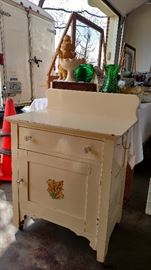 Vintage stand/cabinet