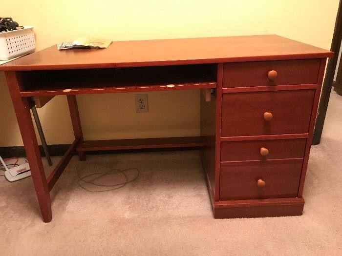 This desk is a good project!