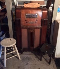 Sparton Model 770 cabinet radio, painted wooden stools, old "Economical Cobblers Outfit" in original wood box
