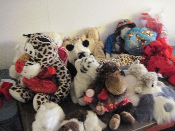 clean and pretty stuffed animals