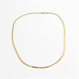 14K Yellow Gold Herringbone Necklace: A 14K yellow gold herringbone necklace.