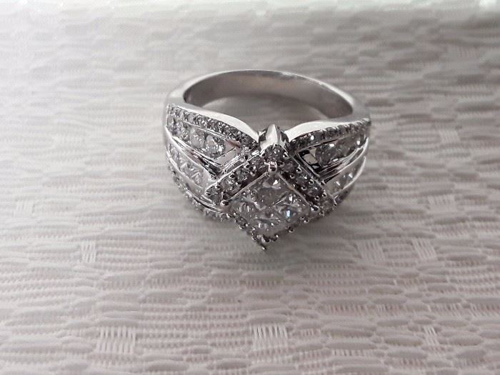 Ladies 14k White Gold Diamond Ring