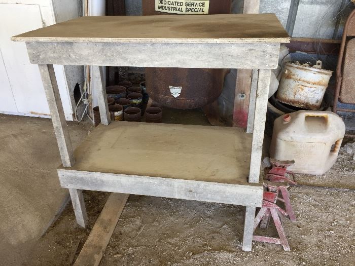 Cute handmade table. This would be great for a microwave shelf in a farmhouse chic kitchen.
