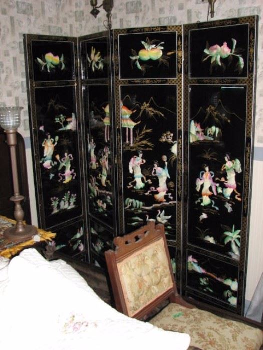 Oriental room divider