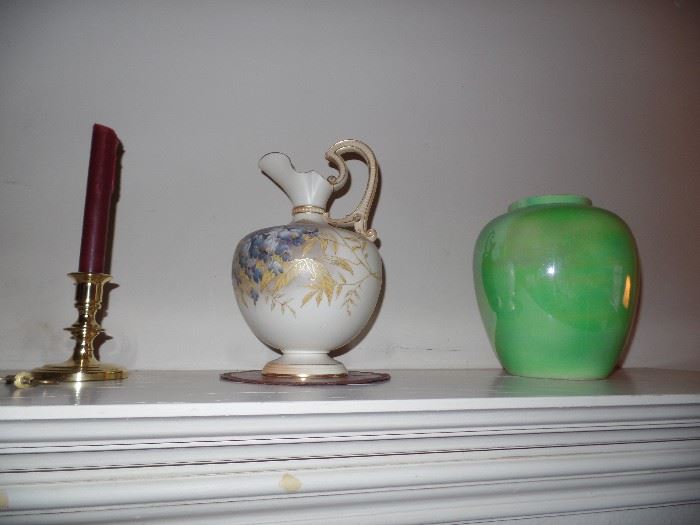 Assorted porcelains and ceramics