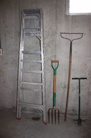 Ladder, tools
