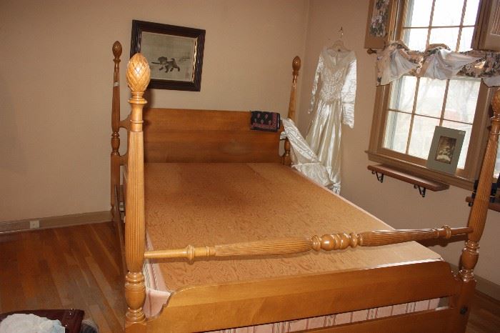 Maple "Pineapple" bed (full size) "Paine Furniture Company"