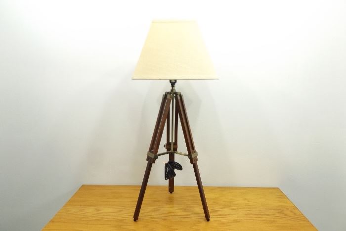 New Height Adjustable Tripod Lamp
