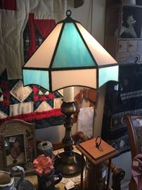 stunning stain glass lamp with beautiful two tone shade. VERY NICE!
