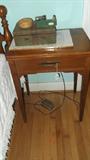 singer sewing machine works great all with accessories