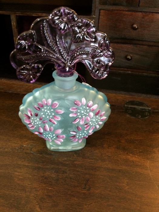 Exquisite perfume bottle hand painted