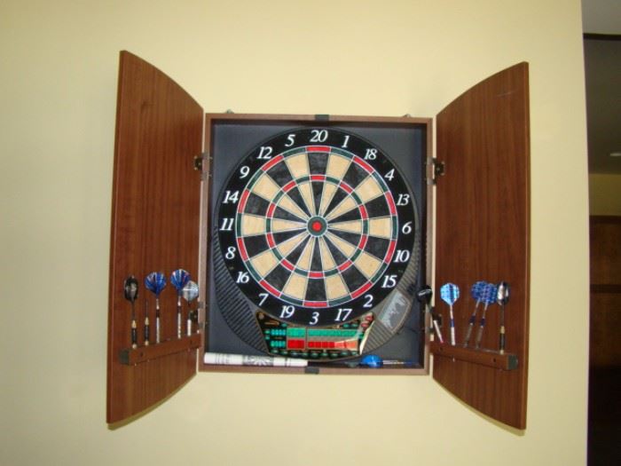 Wall mounted dart board with wood cover 