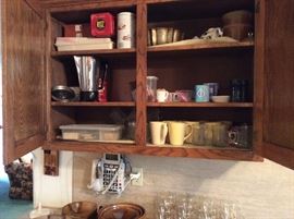 Miscellaneous kitchen items