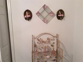 Home decor with lots of glass items. 