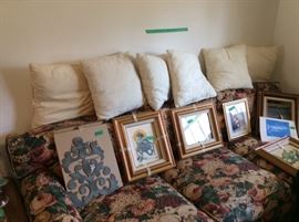 Pillows, pictures & wall decor