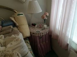 Round table, tablecloths & glass cover