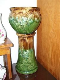 Nice jardiniere on stand