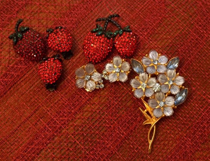 Weiss strawberry jewelry and costume jewelry sets