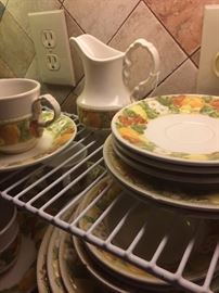 Miscellaneous pieces of a different pattern of Vernon Ware by Wetlox