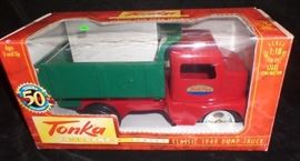 Tonka 1949 Classic Dump Truck