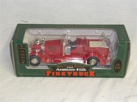 ERTL 1937 Ahrens Fox Firetruck Bank