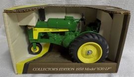 ERTL 1958 Model 630 LP John Deere Tractor