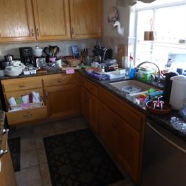 Full kitchen
